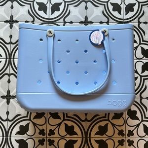 Light blue Bogg Bag tote L/original size new tags